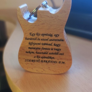 Gitár pengető tartó doboz  - ékszer - ékszertartó - fali ékszertartó - Meska.hu