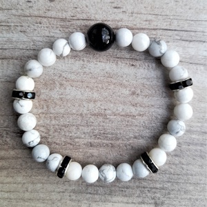 Howlit és fekete Achát ásványkarkötő / Görög stílusú ékszer /  - ékszer - karkötő - gyöngyös karkötő - Meska.hu