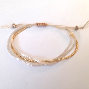 Fehér - arany minimál karkötő / minimalista ékszer - ékszer - karkötő - gyöngyös karkötő - Meska.hu