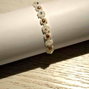 Gyöngyfűzött virág karkötő - swarovski gyöngyökkel - ékszer - karkötő - gyöngyös karkötő - Meska.hu