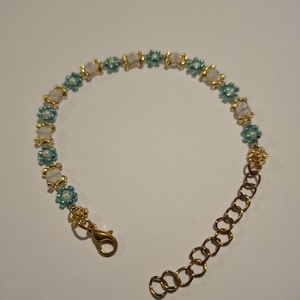 Gyöngyfűzött virág karkötő - ékszer - karkötő - gyöngyös karkötő - Meska.hu