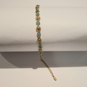 Gyöngyfűzött virág karkötő, Ékszer, Karkötő, Gyöngyös karkötő, , MESKA