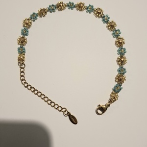 Gyöngyfűzött virág karkötő - ékszer - karkötő - gyöngyös karkötő - Meska.hu