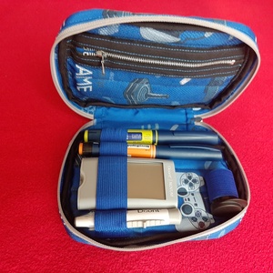 Vércukormérő cukormérő diab diabetes és pen tartó tok X-BOX GAMER  - szépségápolás - egészségmegőrzési kellékek - vércukormérő tok, táska - Meska.hu