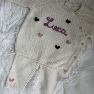 Hímzett bordáskötött baba szett - ruha & divat - gyerekruha - póló - Meska.hu