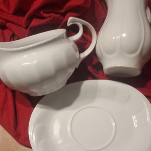 Bájos fehér hollóházi porcelán és vintage teás ajándékdoboz - otthon & életmód - papír, írószer - ajándékozás kellékei - ajándékzsák, csomagolás - Meska.hu