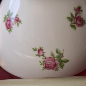 Vintage Angol porcelánhölgyfigurás, rózsás csészés teás, Szabó Magda könyves ajándékdoboz - otthon & életmód - papír, írószer - ajándékozás kellékei - ajándékzsák, csomagolás - Meska.hu