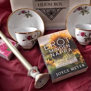 Hiterősítő, bátorító napi üzenetek porcelán teáskészlettel ajándékdoboz, Otthon & Életmód, Papír, írószer, Ajándékozás kellékei, Ajándékzsák, csomagolás, Fotó, grafika, rajz, illusztráció, MESKA