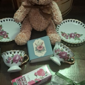 Vintage macis gyönyörű babaporcános, mini porcelán készletes ajándékdoboz, Otthon & Életmód, Papír, írószer, Ajándékozás kellékei, Ajándékzsák, csomagolás, Fotó, grafika, rajz, illusztráció, MESKA