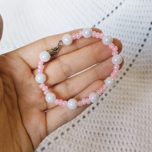 Lila és rózsaszín gyöngyös karkötő, Ékszer, Karkötő, Gyöngyös karkötő, Gyöngyfűzés, gyöngyhímzés, MESKA