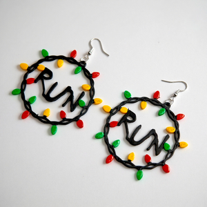 Stranger Things Karika Fülbevaló Ikonikus Égősorral és Run Felirattal Egyedi Tervezésű - ékszer - fülbevaló - lógó fülbevaló - Meska.hu