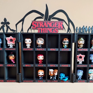 Stranger Things Kinder Joy Funko Figura Tartó Variálható Névtábkákkal, Otthon & Életmód, Dekoráció, Fali és függő dekoráció, Fali kulcstartó, , MESKA