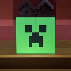 Minecraft Kinder Joy Figura Játék Tartó Állvány Creeper Díszlettel - otthon & életmód - dekoráció - fali és függő dekoráció - fali kulcstartó - Meska.hu