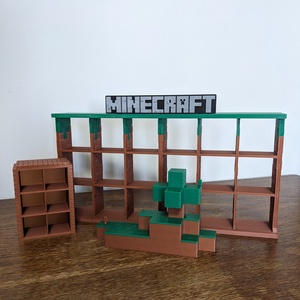 Minecraft Kinder Joy Figura Játék Tartó Állvány Creeper Díszlettel, Otthon & Életmód, Dekoráció, Fali és függő dekoráció, Fali kulcstartó, , MESKA