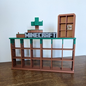 Minecraft Kinder Joy Figura Játék Tartó Állvány Creeper Díszlettel - otthon & életmód - dekoráció - fali és függő dekoráció - fali kulcstartó - Meska.hu