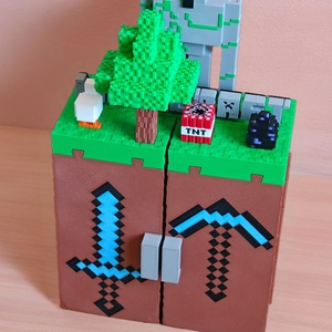 Minecraft Kinder Joy Figura Játék Tartó Állvány Díszlettel - otthon & életmód - dekoráció - fali és függő dekoráció - fali kulcstartó - Meska.hu
