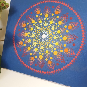 Sötétkék alapon fehér, sárga, piros átmenetes mandala - otthon & életmód - dekoráció - spiritualitás - mandala - Meska.hu