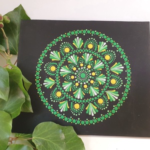 Fekete alapon zöld, sárga és fehér mandala - otthon & életmód - dekoráció - spiritualitás - mandala - Meska.hu