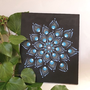 Fekete alapon kék és fehér mandala - otthon & életmód - dekoráció - spiritualitás - mandala - Meska.hu