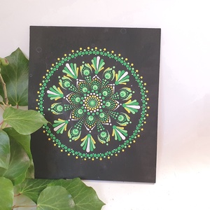 Fekete alapon zöld, sárga és fehér mandala - otthon & életmód - dekoráció - spiritualitás - mandala - Meska.hu