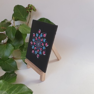 Fekete alapon kék, rózsaszín mandala, fa képtartóval - otthon & életmód - dekoráció - spiritualitás - mandala - Meska.hu