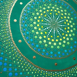 Zöld alapon fehér,sárga, kék és rézarany színű mandala - otthon & életmód - dekoráció - spiritualitás - mandala - Meska.hu