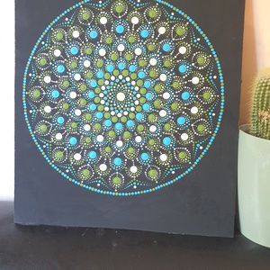 Fekete alapon oliva, kék, fehér mandala  - Meska.hu