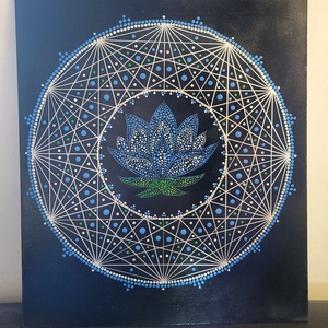 Fekete alapon kék, zöld liliomos mandala  - Meska.hu