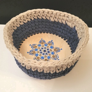 Beige és  sötétkék horgolt kosár mandala díszítéssel - Meska.hu