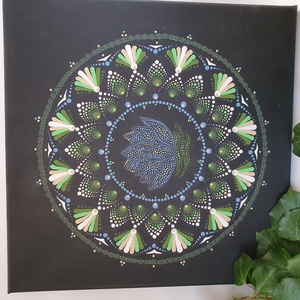 Fekete alapon zöld és áfonya és fehér színű mandala, liliom jelképpel - otthon & életmód - dekoráció - spiritualitás - mandala - Meska.hu
