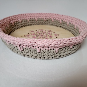 Beige és rózsaszín horgolt kosár mandala díszítéssel, Húsvétra tojás- , csokigyűjtéshez  - otthon & életmód - tárolás & rendszerezés - tárolókosár - Meska.hu