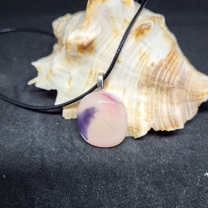 Rózsaszín üveg medál, zsinór nyaklánccal - ékszer - nyaklánc - medálos nyaklánc - Meska.hu Rózsaszín üveg medál, zsinór nyaklánccal - ékszer - nyaklánc - medálos nyaklánc - Meska.hu