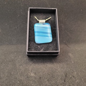 Kék mintás üveg medál, zsinór nyaklánccal - ékszer - nyaklánc - medálos nyaklánc - Meska.hu Kék mintás üveg medál, zsinór nyaklánccal - ékszer - nyaklánc - medálos nyaklánc - Meska.hu