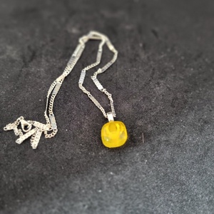 Sárga üveg medál, zsinór nyaklánccal - ékszer - nyaklánc - medálos nyaklánc - Meska.hu Sárga üveg medál, zsinór nyaklánccal - ékszer - nyaklánc - medálos nyaklánc - Meska.hu