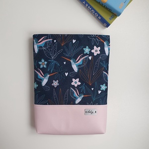 Könyvvédő tok - Rózsaszín - kék kolibris, Könyv & Zene, Könyvtok, Varrás, Meska