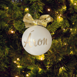 Egyedi neves karácsonyfadísz - karácsony - karácsonyi lakásdekoráció - karácsonyfadíszek - Meska.hu