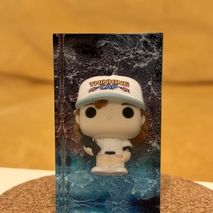 Stranger Things - Dustin műgyanta dísz - otthon & életmód - dekoráció - asztal és polc dekoráció - asztaldísz - Meska.hu