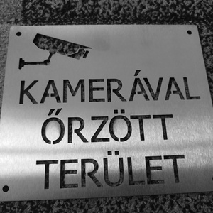 Figyelmeztető tábla /kamera/ - Meska.hu