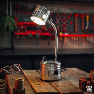 Egyedi dugattyú lámpa � ipari stílusú asztali lámpa autóalkatrészekből, Otthon & Életmód, Lámpa, Asztali lámpa, Fémmegmunkálás, Gravírozás, pirográfia, MESKA