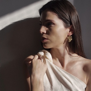 Monstera Vibes. Egzotikus sárgaréz fülbevaló - ékszer - fülbevaló - lógó fülbevaló - Meska.hu