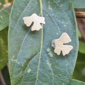 Ginkgo biloba mini bedugós fülbevaló - ékszer - fülbevaló - pötty fülbevaló - Meska.hu