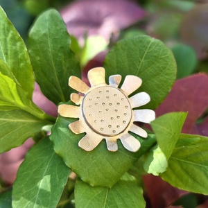 Tavaszi virág, margaréta sárgaréz gyűrű  - ékszer - gyűrű - figurális gyűrű - Meska.hu