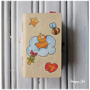 Baba emlékdoboz, Otthon & Életmód, Dekoráció, Asztal és polc dekoráció, Díszdoboz, Festett tárgyak, Decoupage, transzfer és szalvétatechnika, MESKA