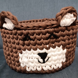 Macis horgolt kosár , Otthon & Életmód, Tárolás & Rendszerezés, Tárolókosár, Horgolás, Polofonalból horgolt egyedi macifej mintajú kosár.
Kézzel készített. Új., MESKA