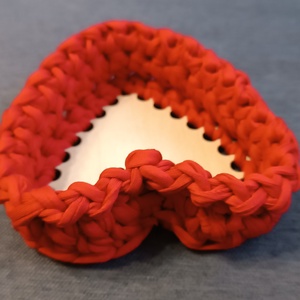 Horgolt, szív alakú kis kosár  - otthon & életmód - tárolás & rendszerezés - tárolókosár - Meska.hu