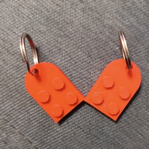 Szív alakú kulcstartó a szeretet ünnepére  - táska & tok - kulcstartó & táskadísz - táskaakasztó - Meska.hu