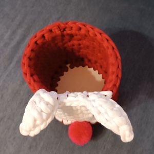 Fehér nyuszi bordó horgolt  kosár Húsvétra  - otthon & életmód - tárolás & rendszerezés - tárolókosár - Meska.hu