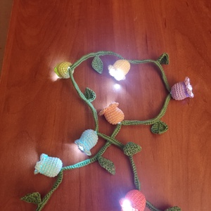 Világító virágfüzér , Kellékek & szerszámok, Dekorációs kellékek, LED-es fényfüzér, Horgolás, MESKA
