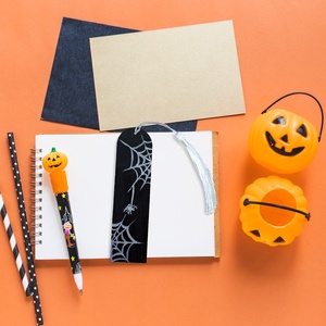 Halloweeni pókos könyvjelző - Meska.hu