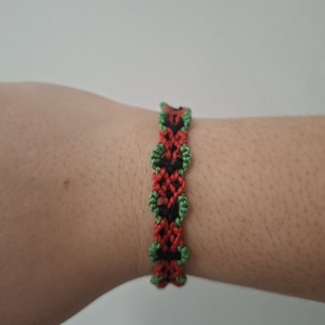 Eper mintás karkötő - ékszer - karkötő - fonott karkötő - Meska.hu